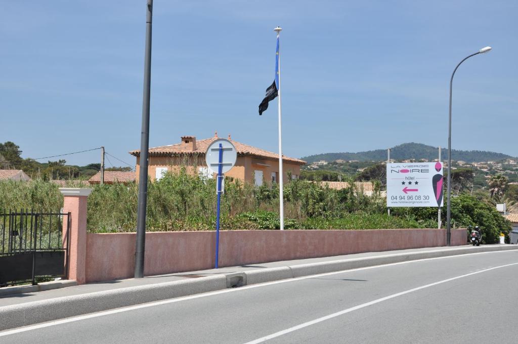 Hôtel de la Vierge Noire Sainte-Maxime Buitenkant foto